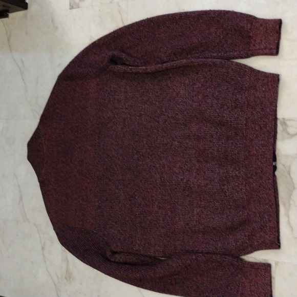 Express sweater. - Picture 6 of 9